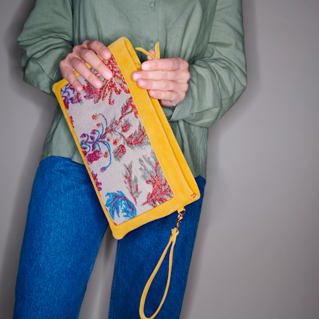 Beige Rococo Leather Clutch Lou