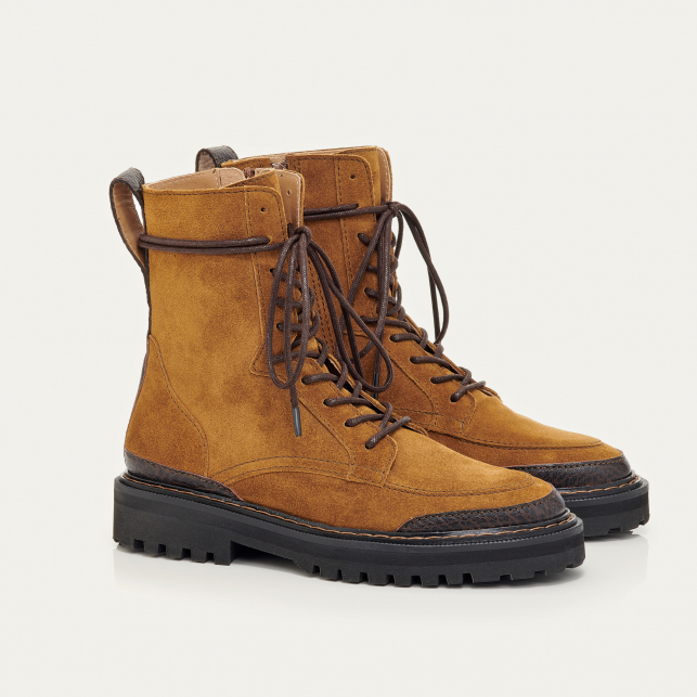 Tora Leather Ziggy Chelsea Boots