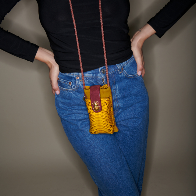 Etui à Telephone Double Marcus Python Jaune Safran