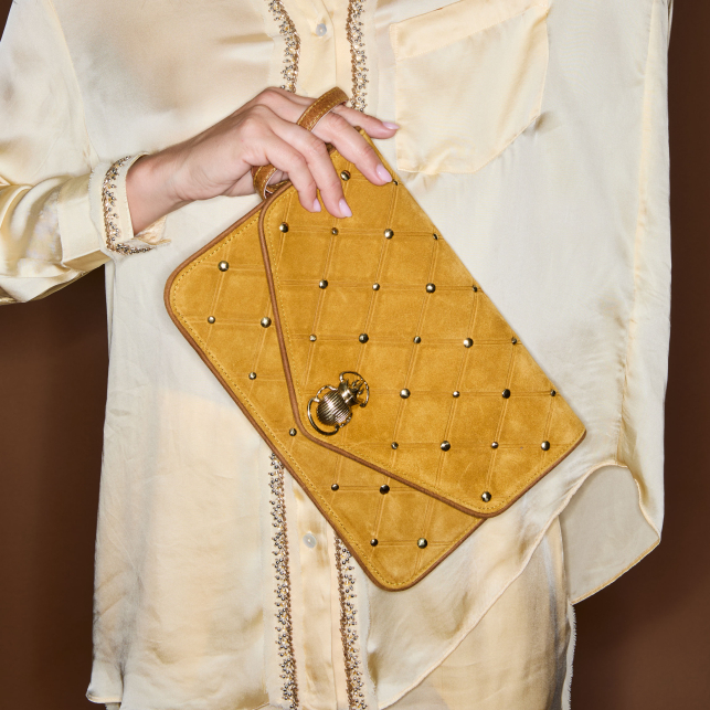 Pochette Suede Alicia Ambre Cloutée