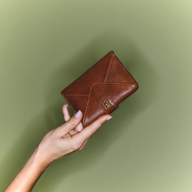 Passeport Holder Tobacco Leather Marco