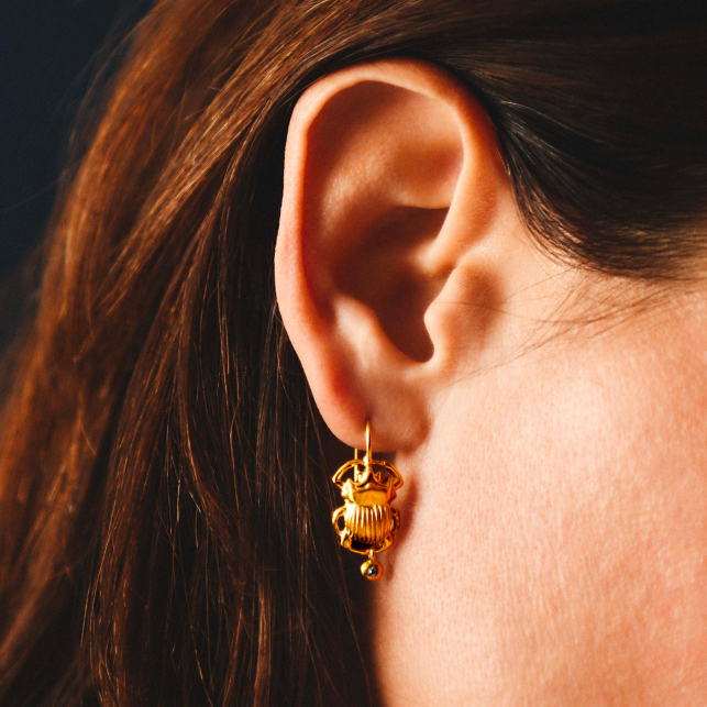 Boucles d'oreilles Dormeuses Scarabée Or