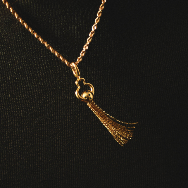 Removable Gold Tassel Pendant