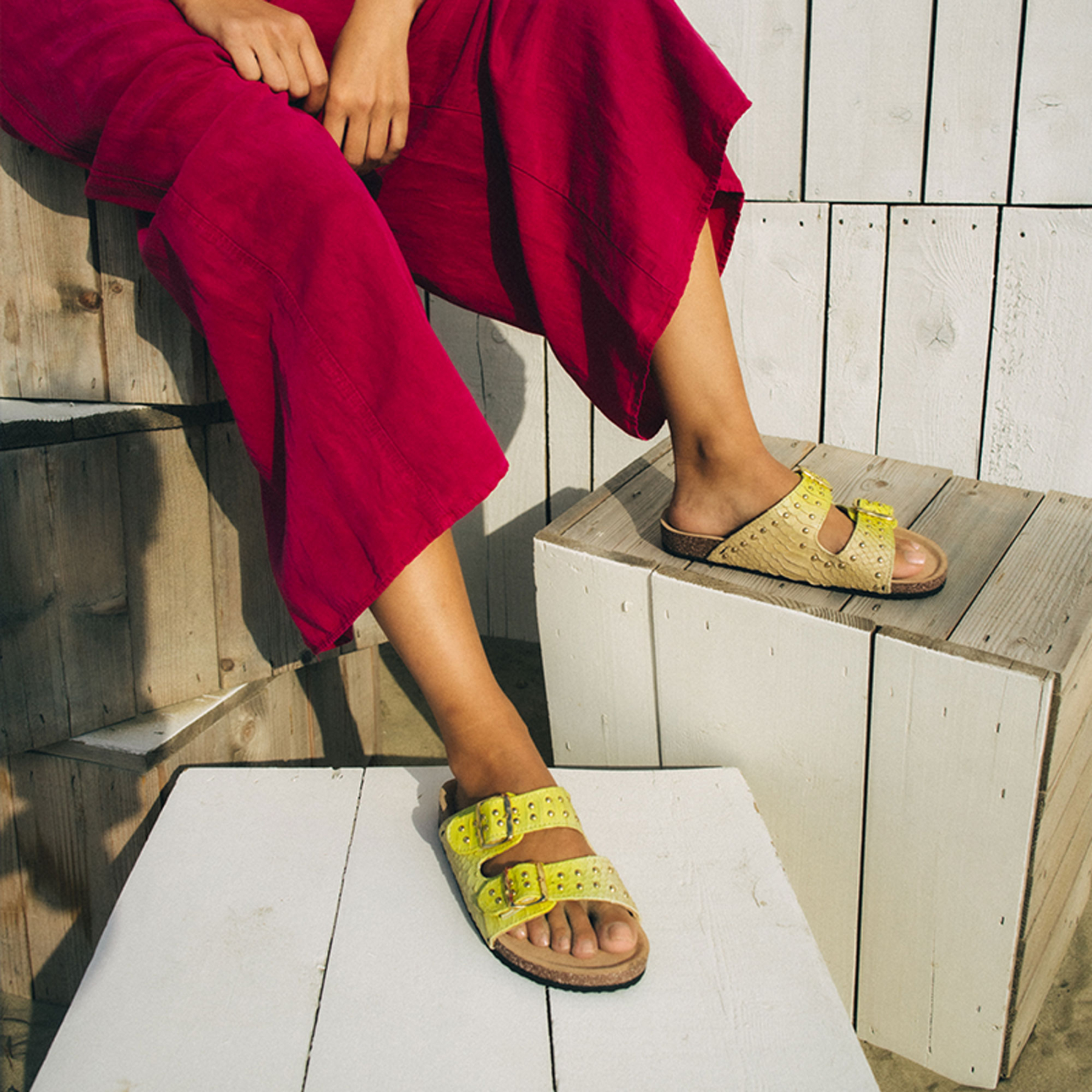 Pythonサンダル Yellow Odette Python sandals