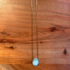Collier pendentif triangle