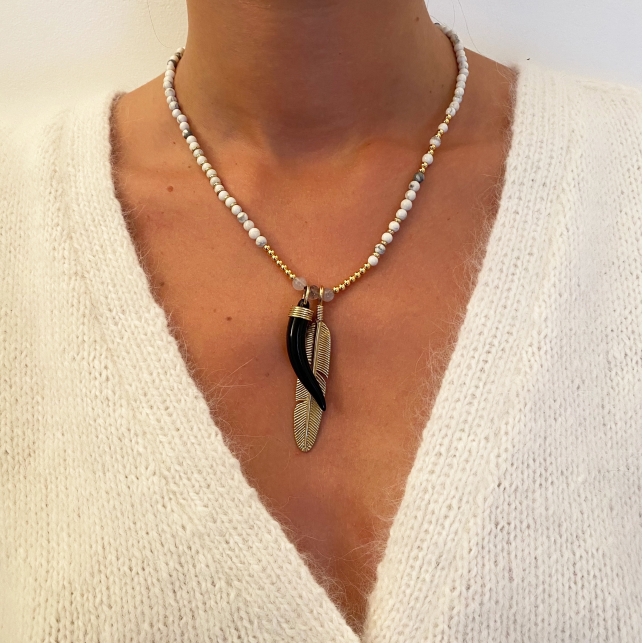 Collier Plume et Corne Turquoise Blanche
